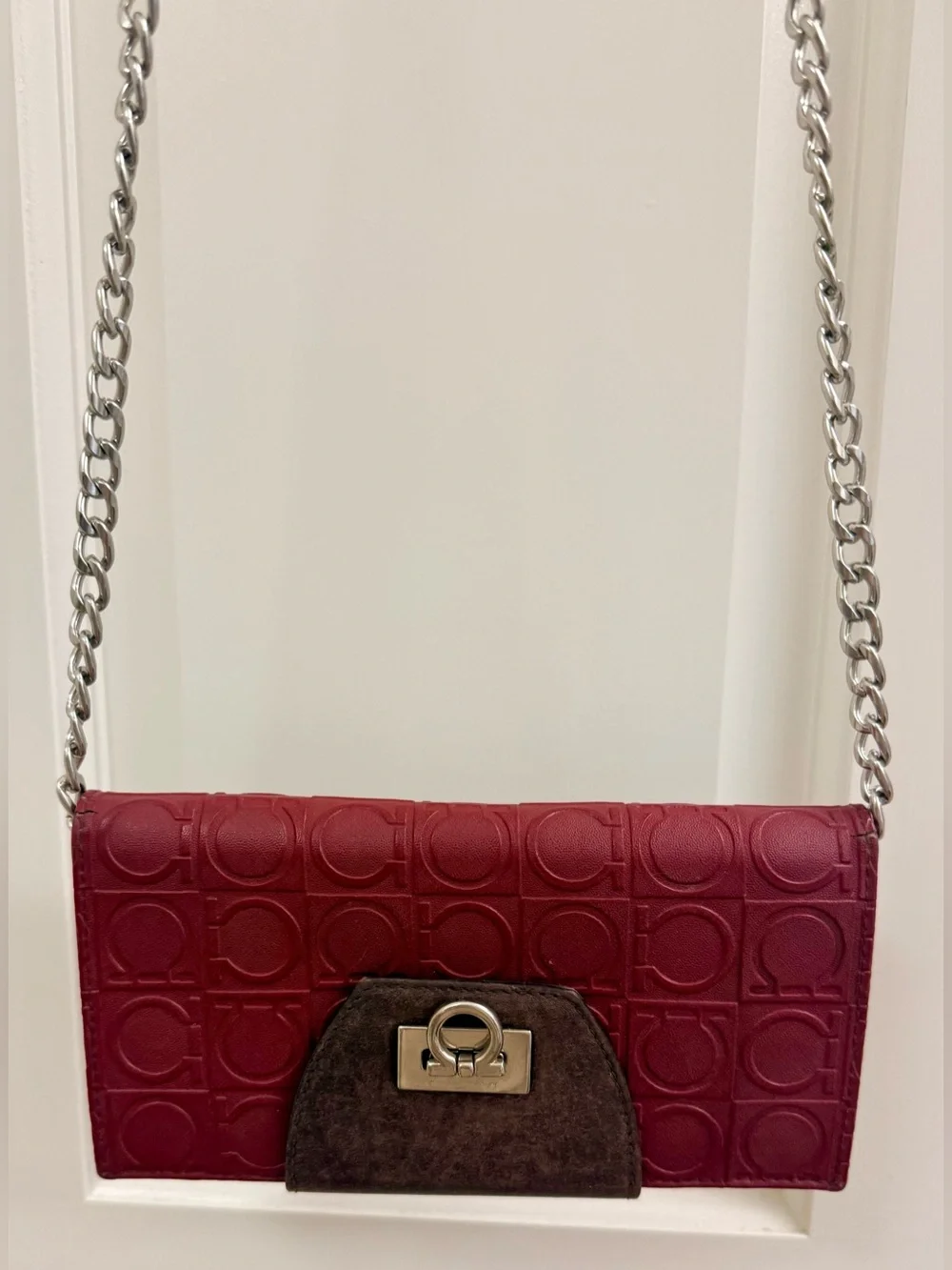 FERRAGAMO Vintage Y2K Red Monogram Embossed Leather 2-Tone Wallet W/ Chain